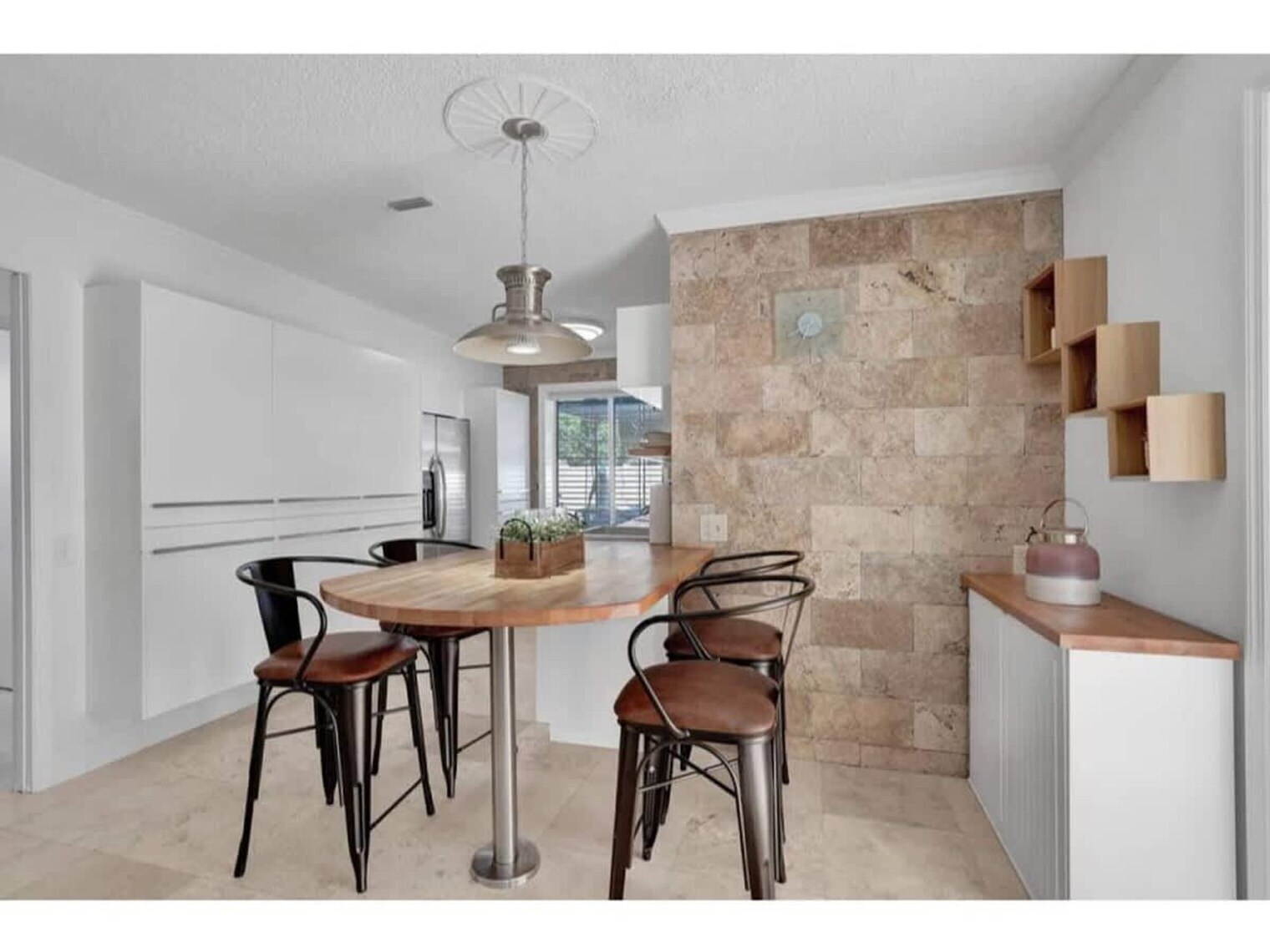 Building Photo - 3215 NE 7th St