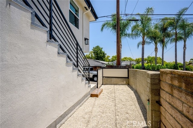 Building Photo - 842 E Cypress Ave