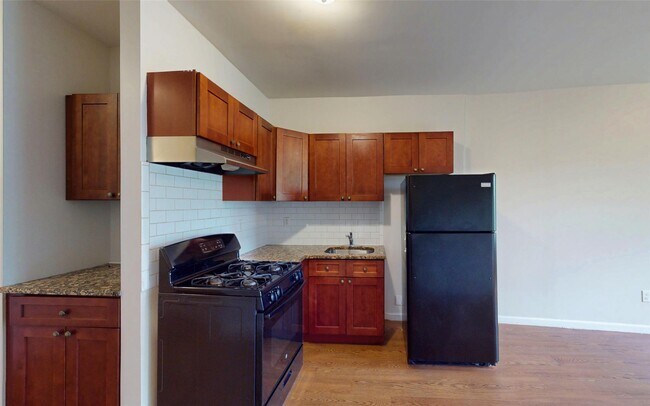 Building Photo - 475 Ashford Ave