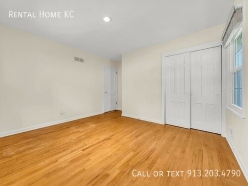 Building Photo - 6001 W 79th St