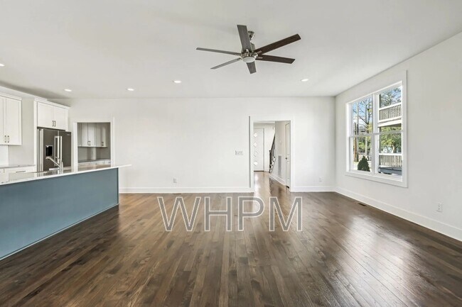 Building Photo - 2644 Miami Ave