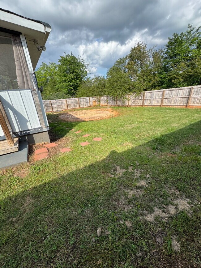 Building Photo - Reduced - Charming 3-Bed, 2-Bath Home in Westminster With Fenced Back Yard - Monthly rate just Re...