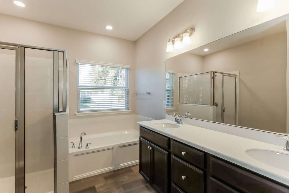 Building Photo - 16162 Blossom Lake Dr