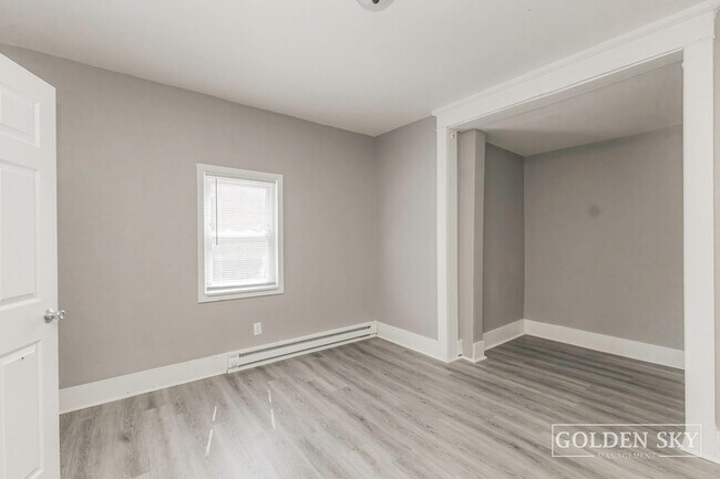 Building Photo - 611 W Jackson St
