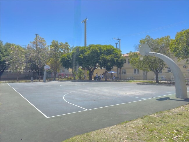 Building Photo - 50 Menores Ave