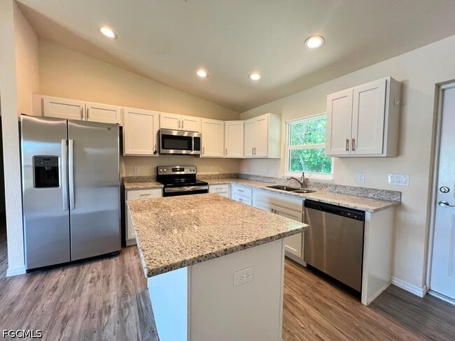 Building Photo - 1173 E Benbow Cir