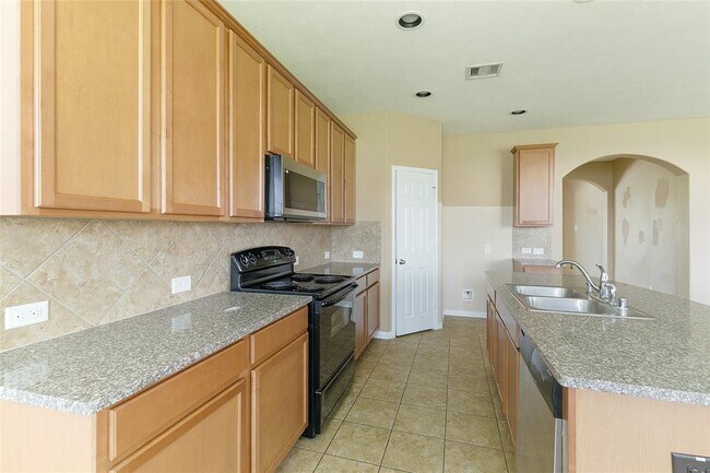 Building Photo - 20323 Mathis Landing Dr