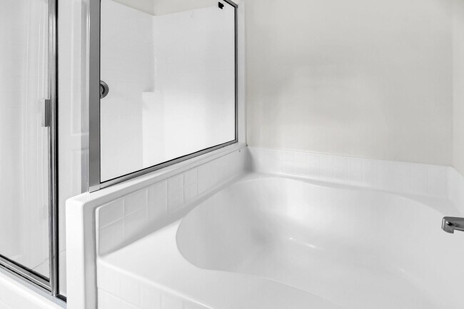 Building Photo - Whitney Lakes End Unit Townhome on Johns Island