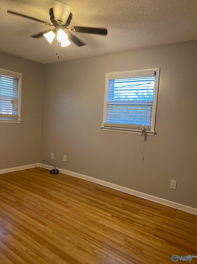 Building Photo - 4411 McClain Ln NW