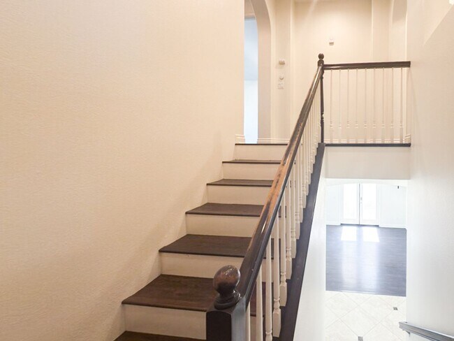 Building Photo - ~Temecula's Wolf Creek Community~ Beautifu...