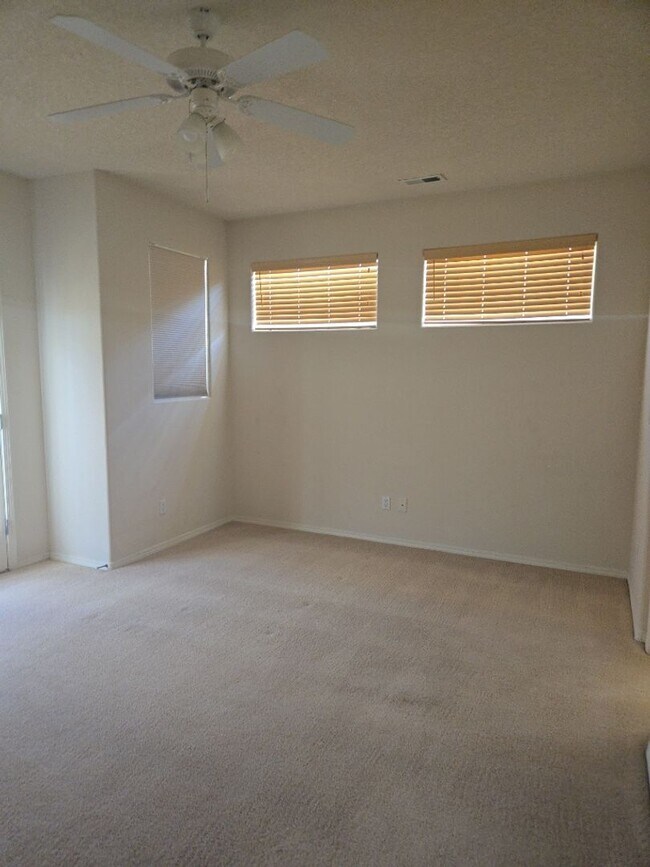 Building Photo - 45 Willow Trace Ct