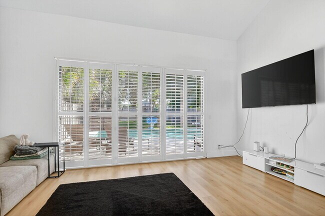 Building Photo - 372 Deer Creek Wildwood Ln E