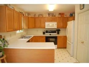 Building Photo - 2120 S Azalea Ln
