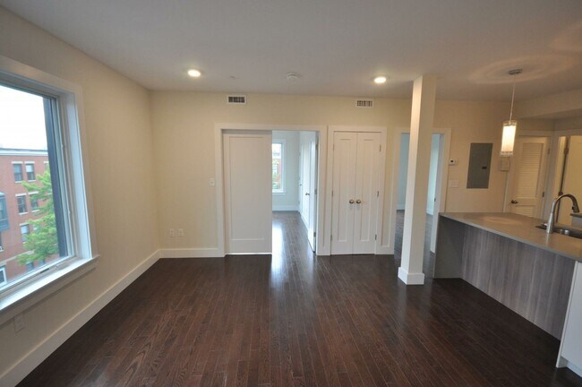 Building Photo - NIce 2 bed on Mass ave