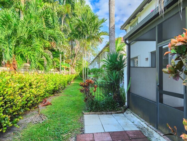 Building Photo - 9719 Darlington Pl