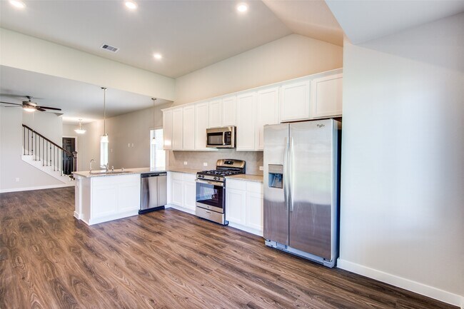 Building Photo - 17684 Tree of Heaven