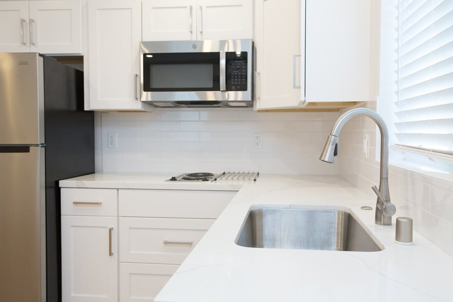 Building Photo - 15042 Cullen St