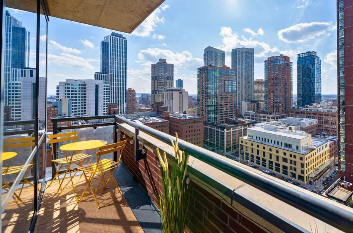 Terrace - 389 Washington St