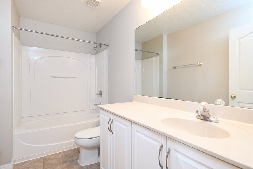 Building Photo - 4612 Barbados Loop