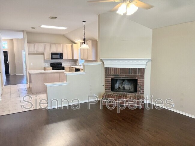 Building Photo - 11108 Visa Rose Dr