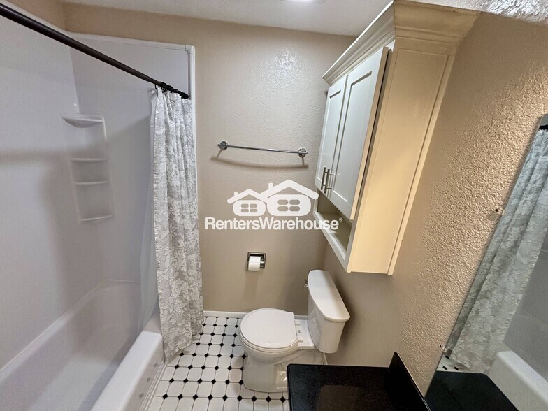 Building Photo - 6809 E Avalon Dr