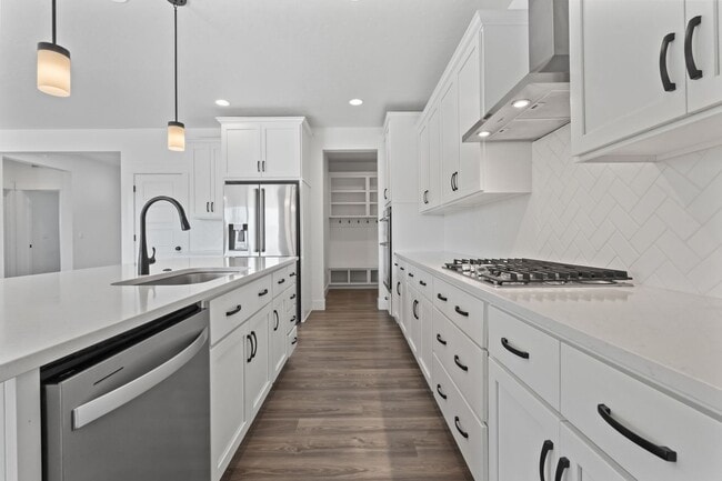 Building Photo - Gorgeous Home in the Perfect Location!