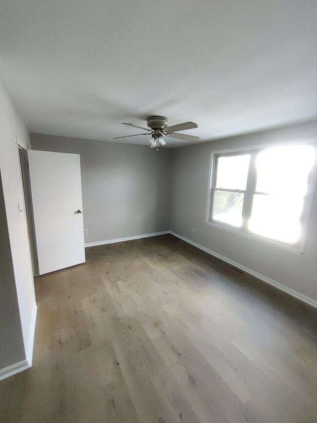 Building Photo - Spacious 3 Bedroom 2.5 Bath Townhome for RENT