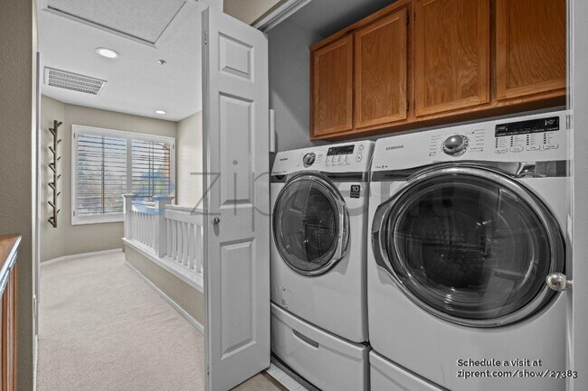 Building Photo - 2018 Swan St