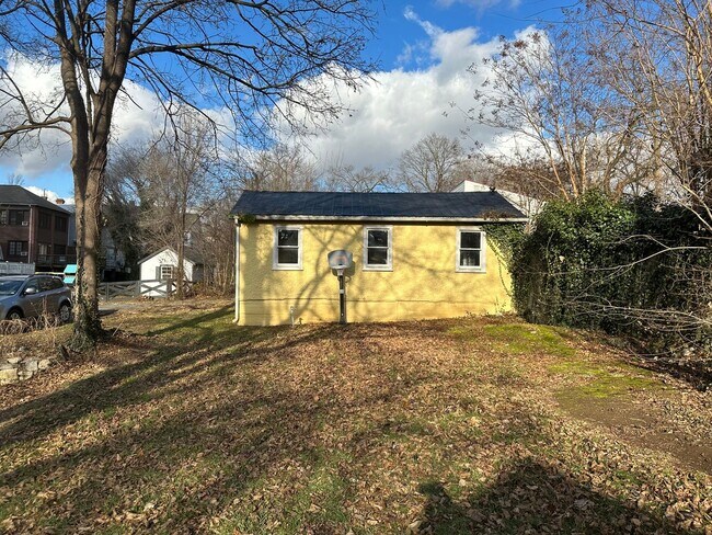 Building Photo - 22 Peyton St