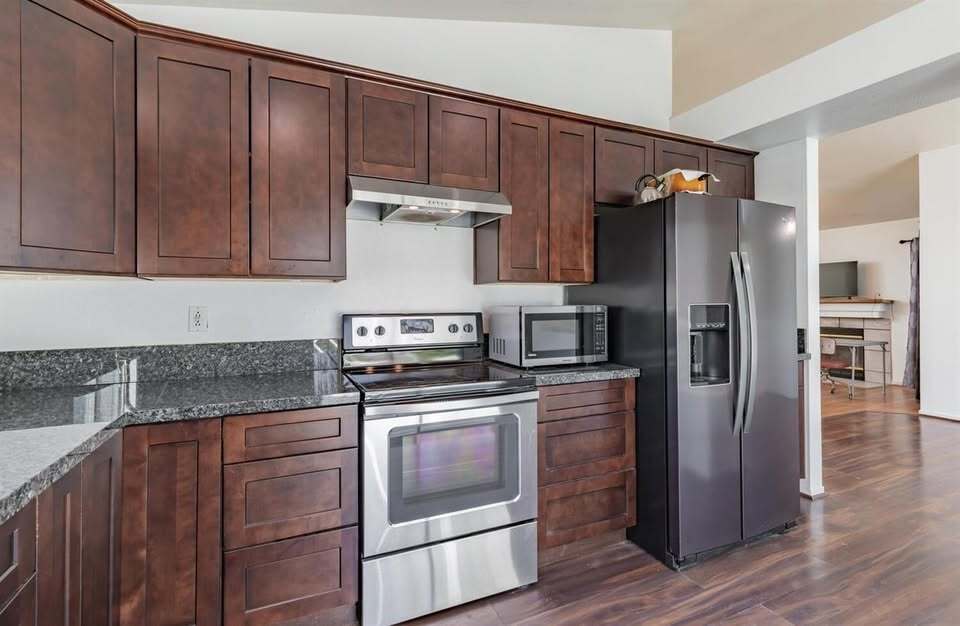 Building Photo - 2683 Mitchell Ave