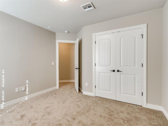 Building Photo - 3409 Valley