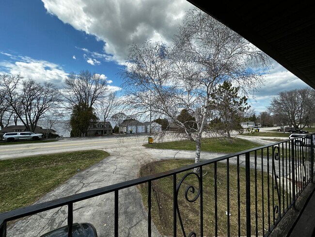 Building Photo - 2746 Nicolet Dr