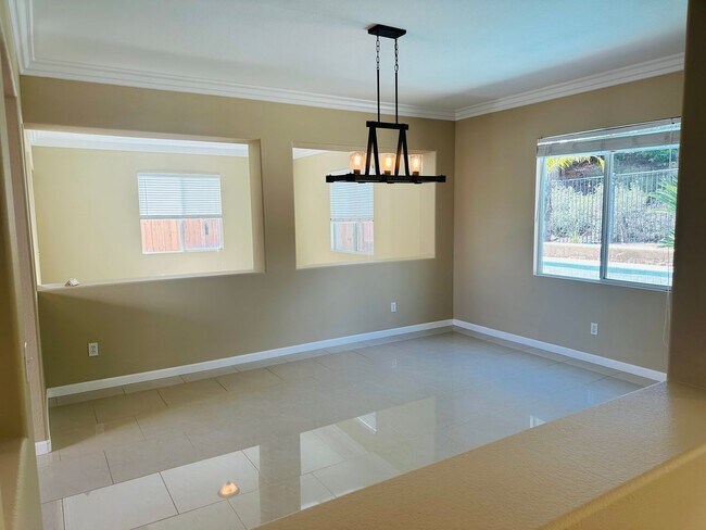 Building Photo - 5 bedroom Pool Home for rent in Murrieta