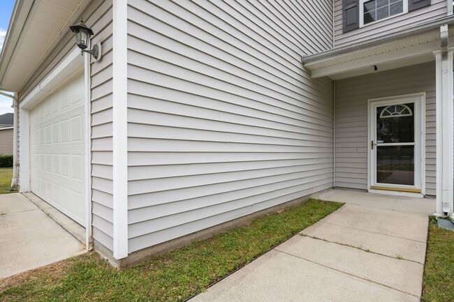 Building Photo - Charming 3-Bedroom Home,  minutes from Downtown Durham & Duke, Pet Friendly!