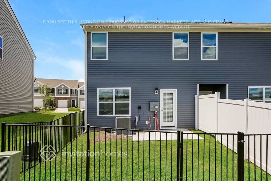 Building Photo - 11719 Brier Vlg Ln