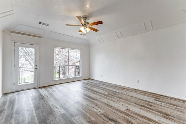 Building Photo - 14527-14527 Clipper Cir Dr