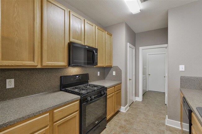 Building Photo - 407 Laurel Pine Dr