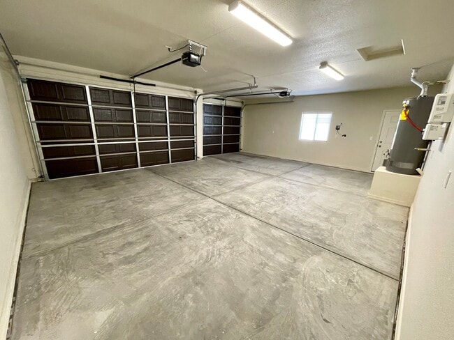 Building Photo - Beautiful 3 Bedroom Home in Southern Vistas w/ Solar!