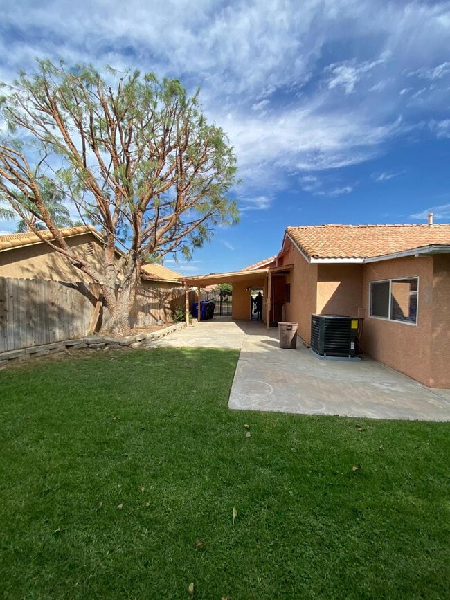 Building Photo - 4414 Royal Pine Cir