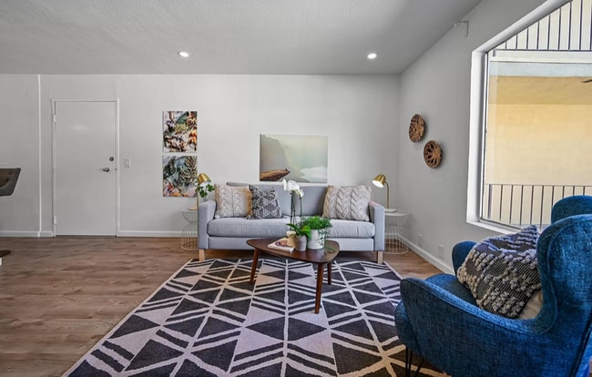 Building Photo - Adorable Remodeled Studio! Walk to Lake Merritt, Trader Joes, Whole Foods! Parking Included!