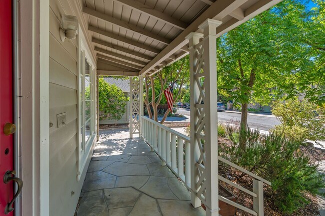 Building Photo - Downtown Napa 3 bed 2 bath single level home