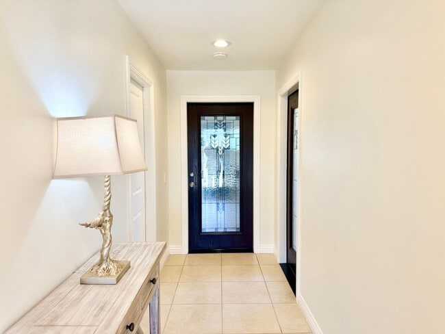 Building Photo - 3953 Sunset Ln