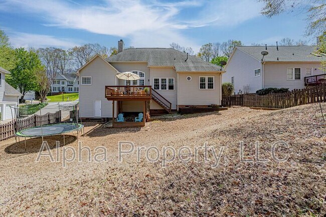 Building Photo - 209 Birchleaf Ln