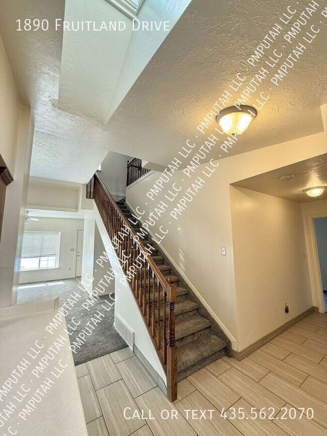 Building Photo - 1890 Fruitland Dr