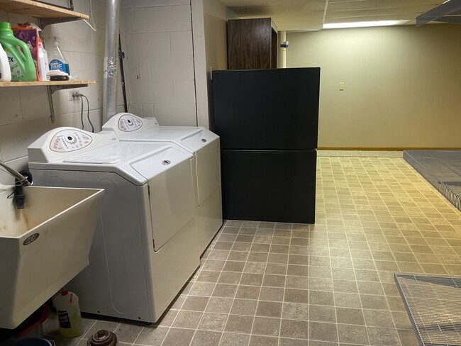 Building Photo - 2216 Orwell Ct