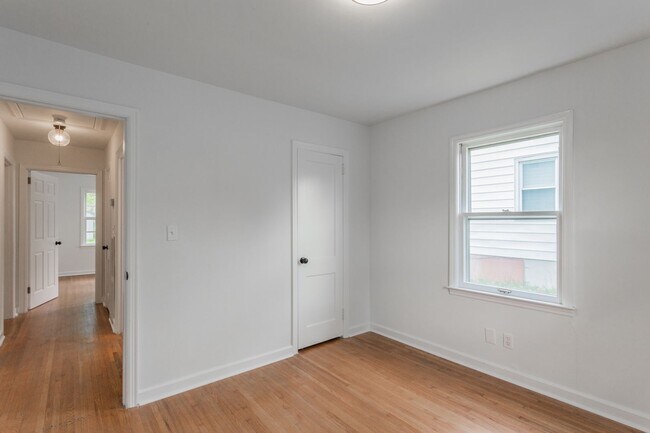 Building Photo - Single Level 3 Bedroom Home in East Ridge!