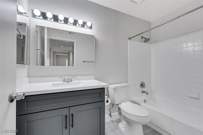 Building Photo - 1575 W Warm Springs Rd