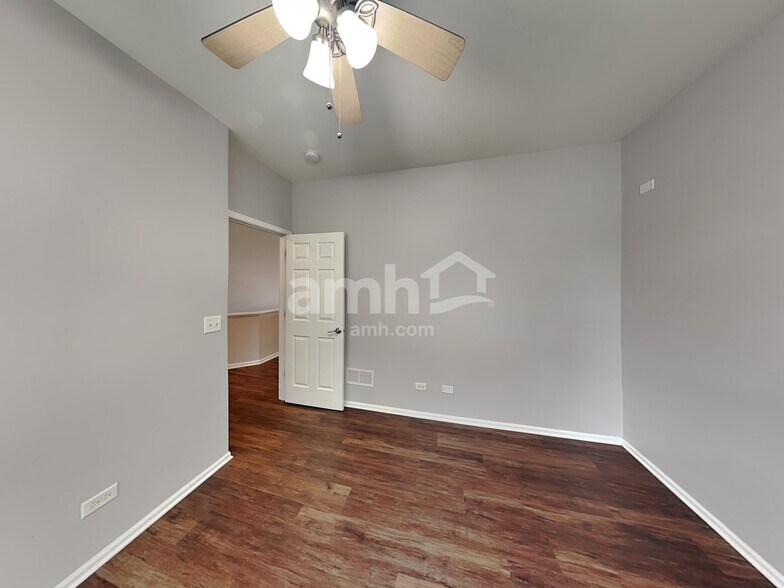 Building Photo - 1400 Bridgehampton Dr