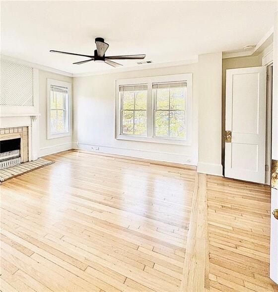 Building Photo - 38 Delmont Dr NE