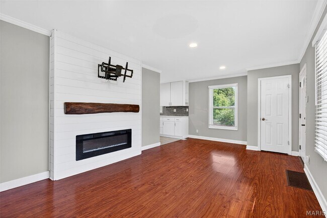 Building Photo - 112 Robin Hill Ln